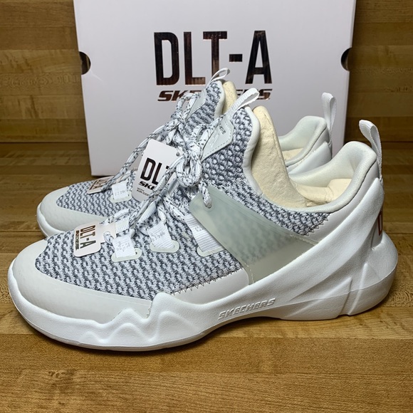 Skechers Shoes - NIB Skechers Womens D`Lites - DLT-A Sneakers Sz 7